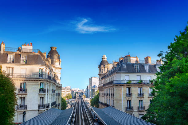 地下鉄駅にパリ,フランス - paris metro train ストックフォトと画像