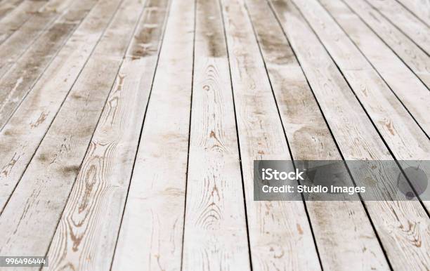 Tavole Di Legno - Fotografie stock e altre immagini di Legno - Legno, Tavolo, Sfondi