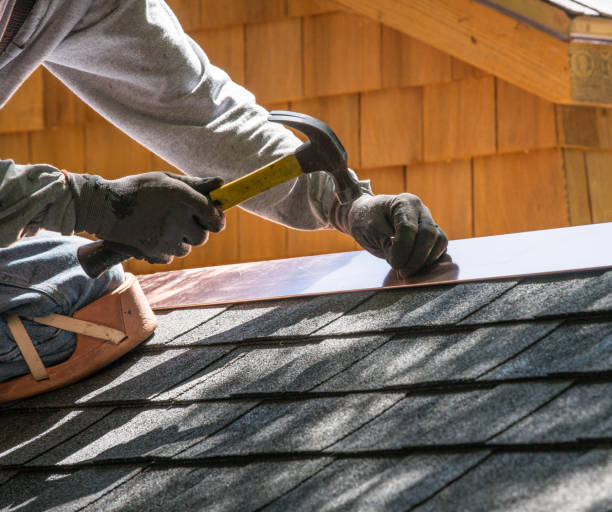 repairing roof. nailing flashing - roof repairing tile construction imagens e fotografias de stock