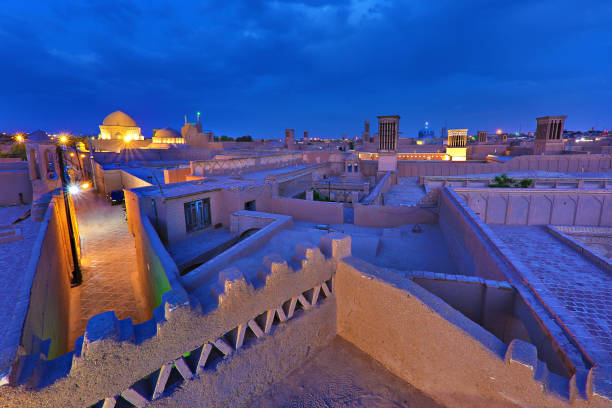 황혼에서 이란에서 야 즈 드의 고 대 도시에 보기. - spirituality famous place isfahan dome 뉴스 사진 이미지