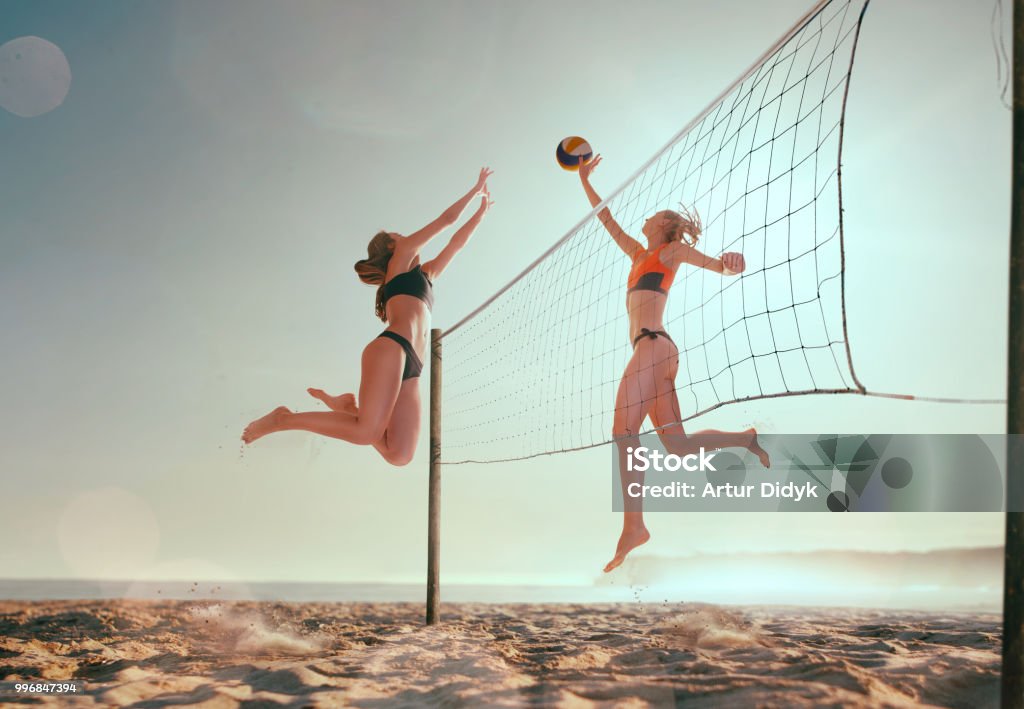 VOLEIBOL DE PLAYA - Foto de stock de Vóleibol de playa libre de derechos