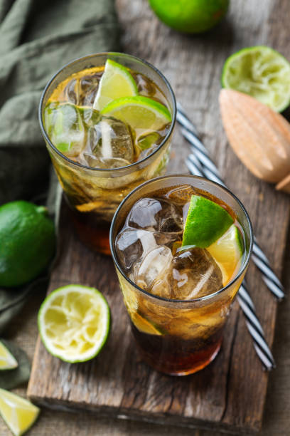 istock Cuba libre or long island iced tea alcohol cocktail drink 996899378