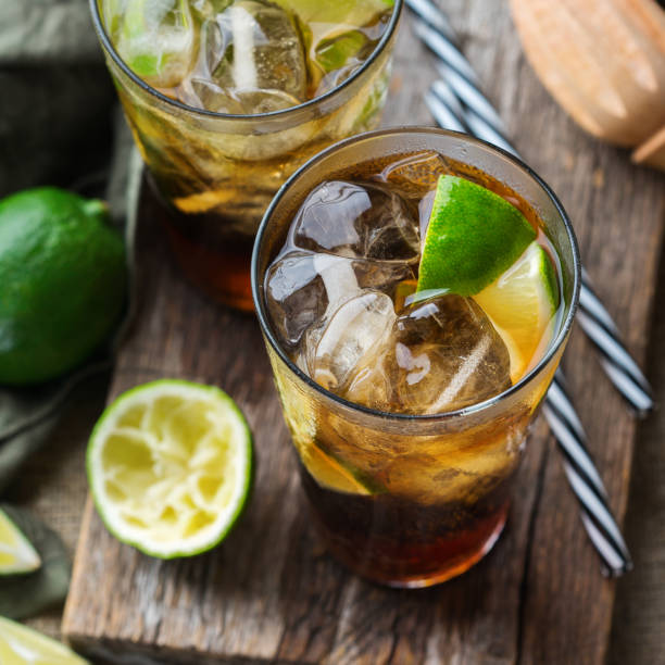 istock Cuba libre or long island iced tea alcohol cocktail drink 996902986