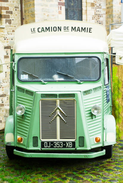 Vintage retro truck Citroen standing on the street of the city. LE MANS, FRANCE - OCTOBER 01, 2017: Vintage retro truck Citroen standing on the street of the city as cafeteria citroen hy stock pictures, royalty-free photos & images