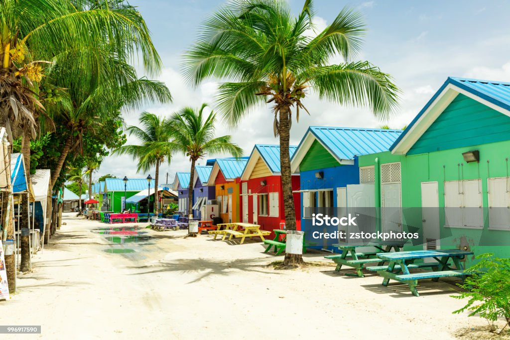 Bunte Häuser auf der tropischen Insel Barbados - Lizenzfrei Barbados Stock-Foto