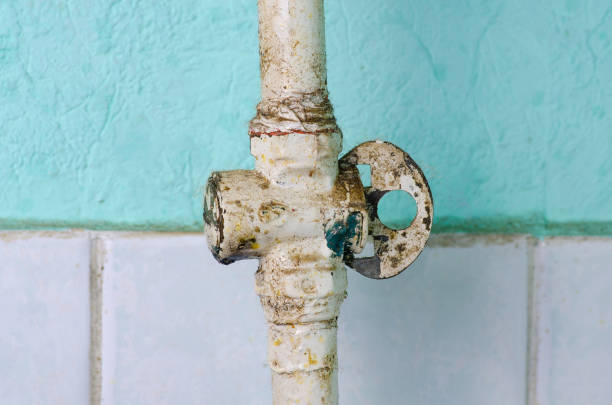 istock The old gas pipe valve 996969932