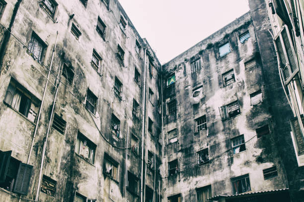 istock Shabby worn building. No people. 997136772