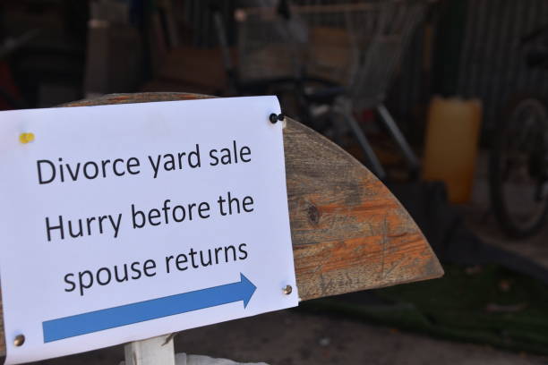 istock a sign -  Garage Sale 997490264
