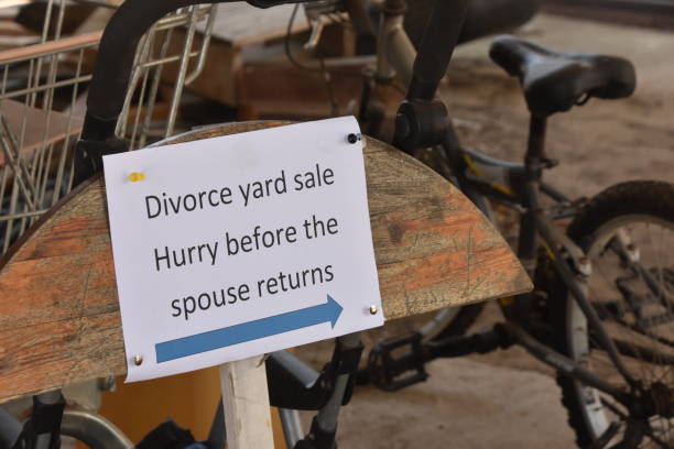 istock a sign -  Garage Sale 997492140