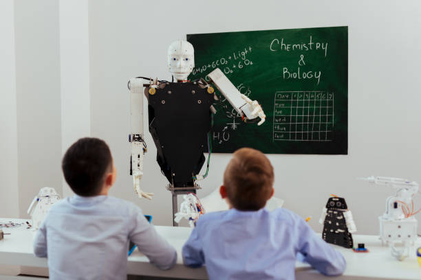 intelligent auto robot automatisé en regardant les élèves - enseignant robot photos et images de collection