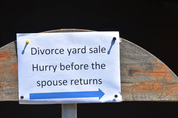 istock a sign -  Garage Sale 997495532