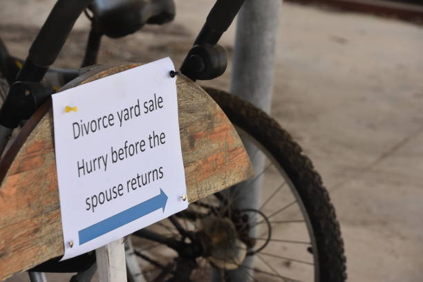 istock a sign -  Garage Sale 997496402