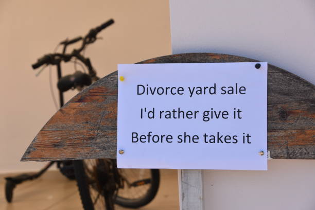 istock a sign -  Garage Sale 997498988