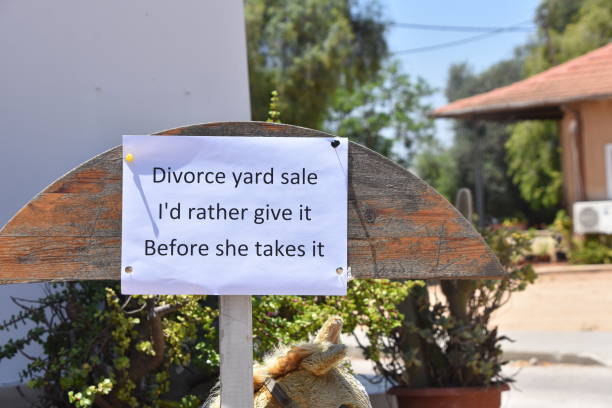 istock a sign -  Garage Sale 997499408