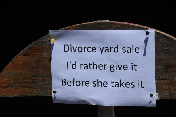 istock a sign -  Garage Sale 997500802