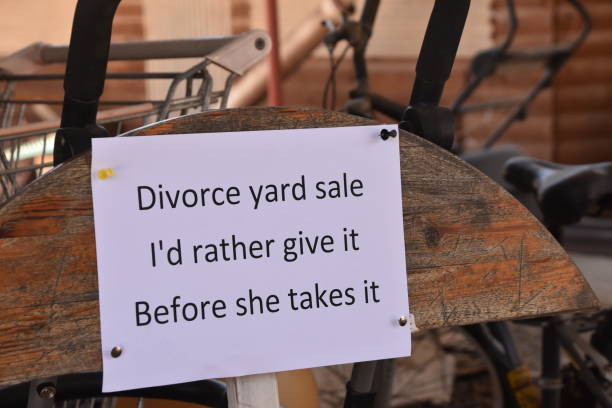 istock a sign -  Garage Sale 997504168