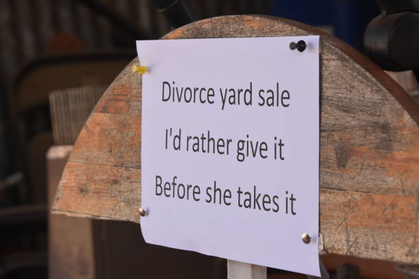 istock a sign -  Garage Sale 997504258