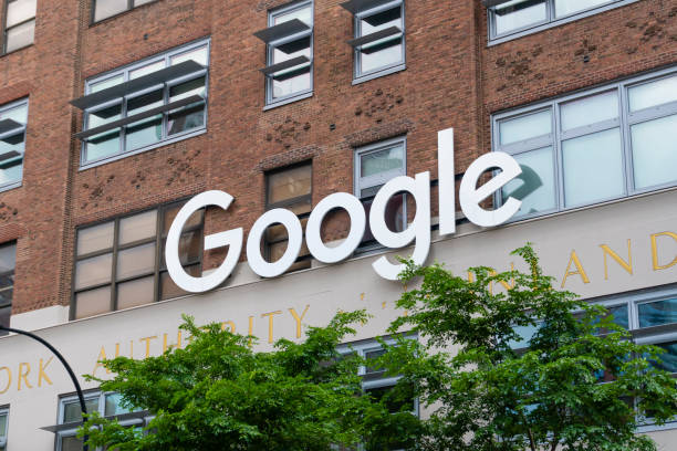 뉴욕시에서 구글 사무실 밖에 서 구글 로그인 - google 뉴스 사진 이  미지