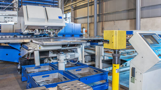 istock Industrial metalworking and laser technology 997605008
