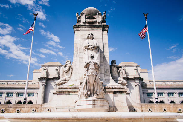 istock Christopher Columbus Memorial Fountain 997922592