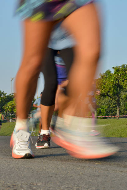 istock Street leg runner 998081560