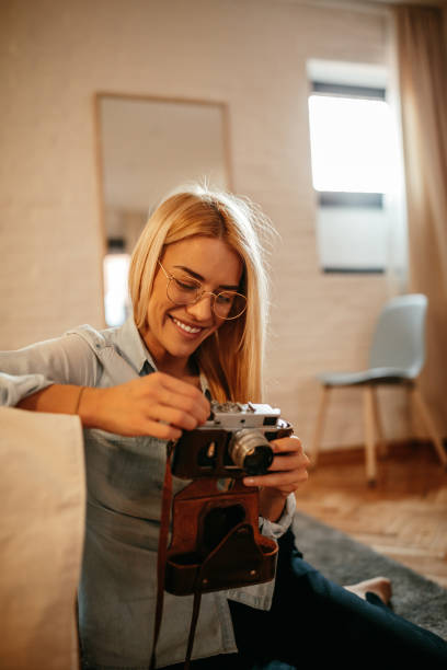 istock She enjoys trying out new things 998093210