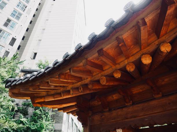 istock Traditional resting building in Korea 998135820