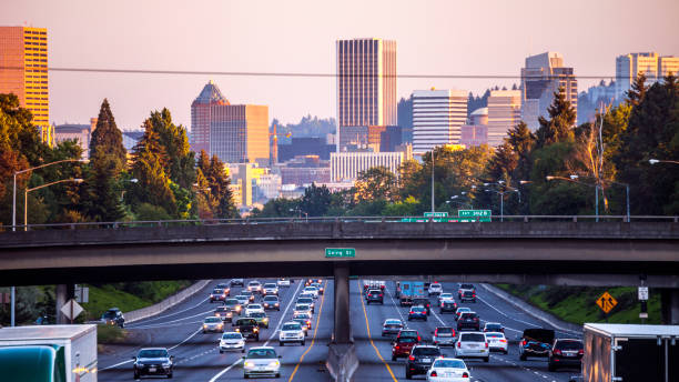 istock City traffic - Portland, Oregon 998178214