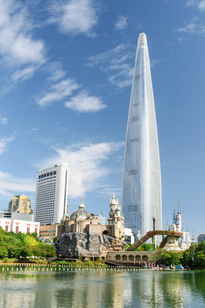 istock White skyscraper by lake at downtown, Seoul, South Korea 998245934
