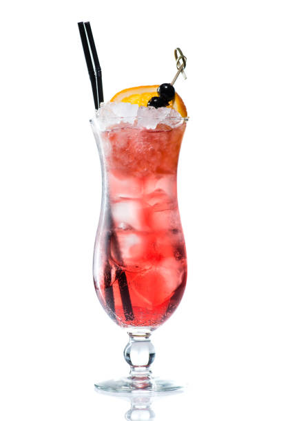 istock Red Alcoholic cocktail with chokeberry and ice 998278794
