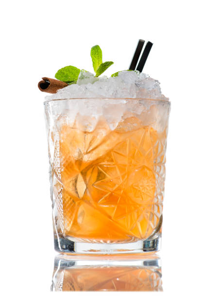 istock Alcoholic cocktail with whiskey, mint and cinnamon 998279154