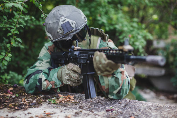 soldado de fuerzas especiales - airsoft fotografías e imágenes de stock