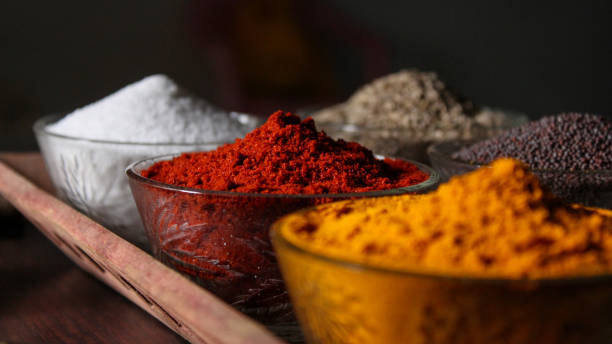 インドのスパイスやエッセンシャル キッチン食材 - ayurveda spice india chili pepper ストックフォトと画像