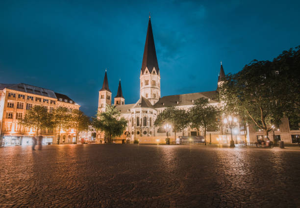 istock Bonner Munster at night 998493026