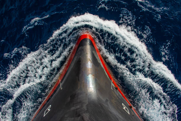 istock In front of the ship sailing 998506156