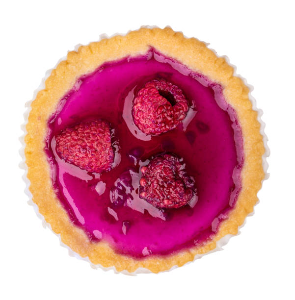 istock Sweet tartlet with berrys isolated on white background 998550312