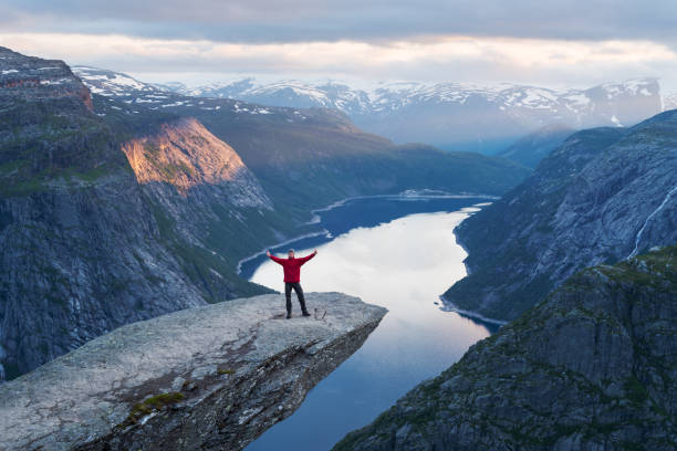istock Tourist on Trolltunga in Norway 998592966