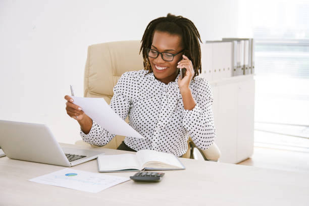 istock Business woman working in office 998633332