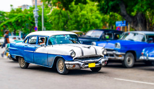 istock Cuban Classic Taxi 998659166