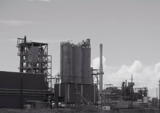 istock Industrial Chemical Plant Facility 998751672