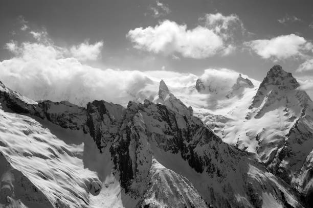 istock Black and white view on high mountains peak 998832648