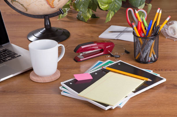 istock Office and School Supplies 998843714