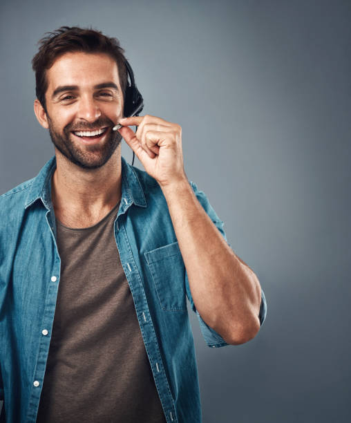 istock Hello, how may I assist you? 998851352