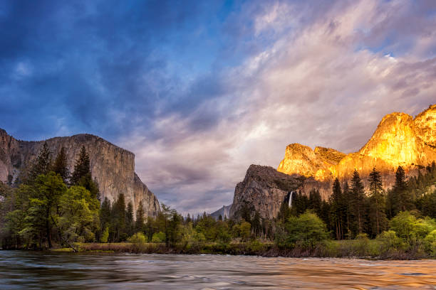 istock Valley View in Yosemite National Park 998891962