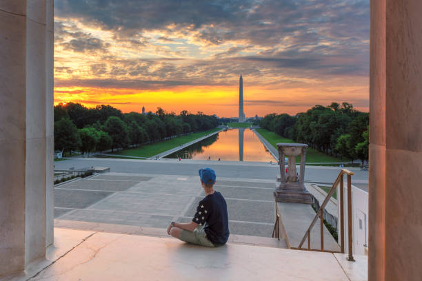 istock Washington Monument at Sunrise in Washington DC 998940796