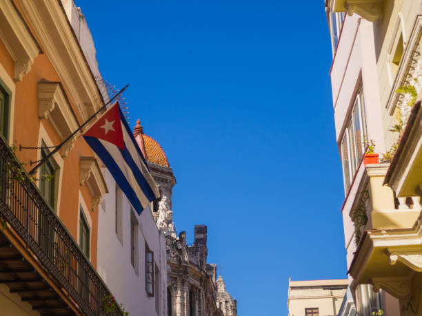 istock Bright streets of Havana 998961634