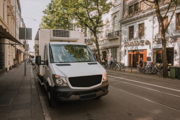 istock Delivery truck 999009946
