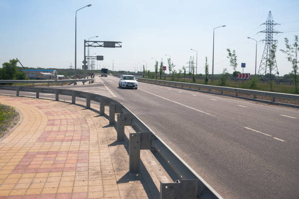 istock Highway Transport flow Speed Sunny day 999019054