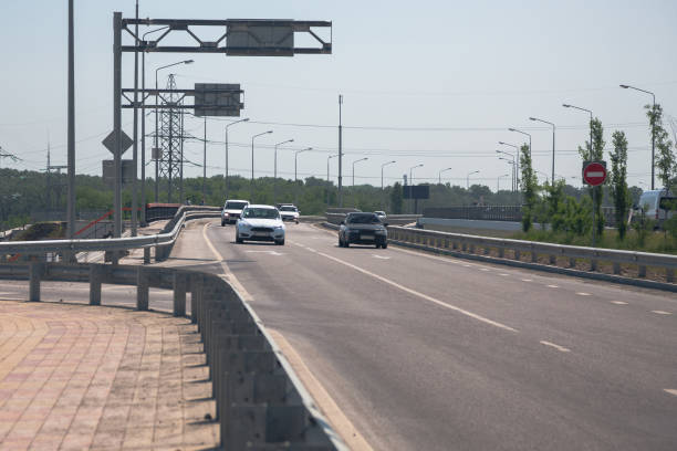 istock Highway Transport flow Speed Sunny day 999019082