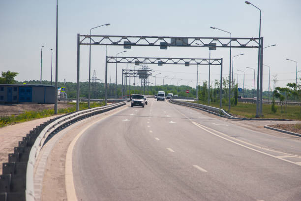 istock Highway Transport flow Speed Sunny day 999019190
